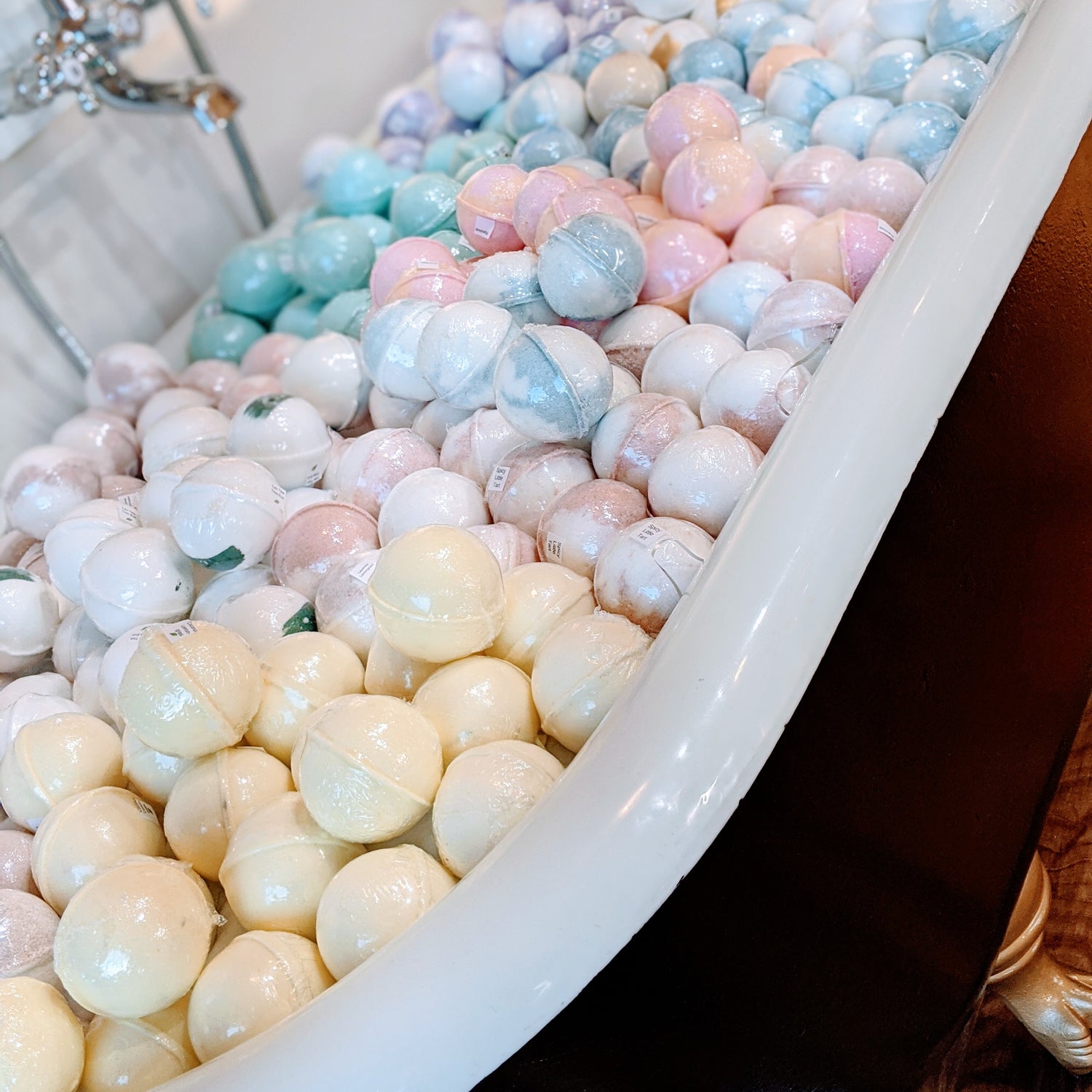 Natural bath soaks, oils and salts from Perfectly Natural Soap for relaxing therapeutic spa-quality baths