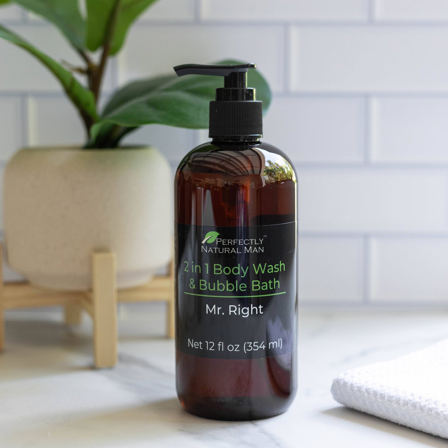 Men's natural 2-in-1 body wash and bubble bath bottles, coconut-derived ingredients