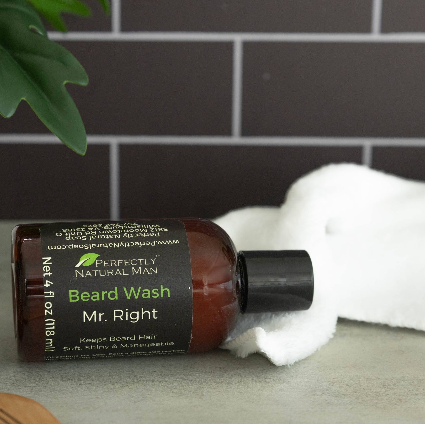 Men's natural beard wash 4 oz Mr. Right scent, gentle cleansing wash for beard and facial hair