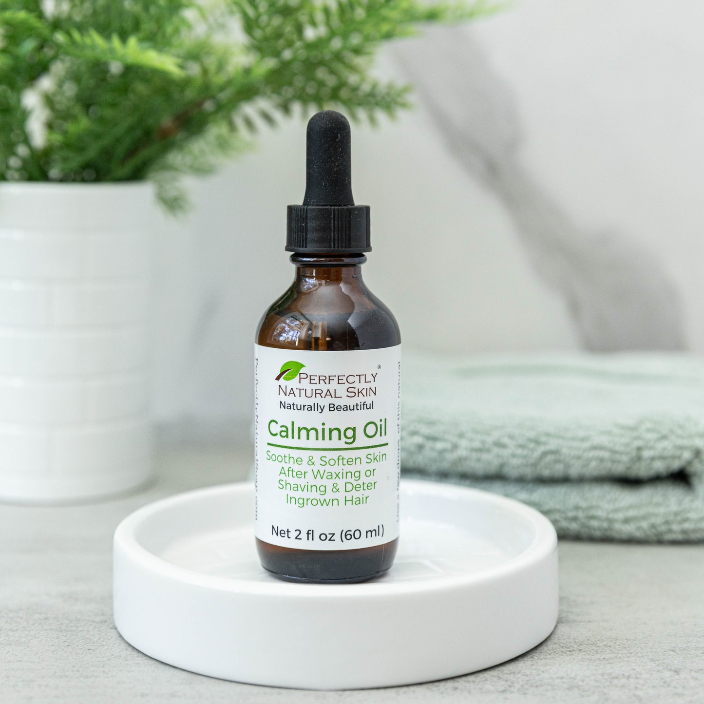 Post-waxing calming oil 2 oz, soothing botanical oil blend for skin calming and redness reduction after waxing