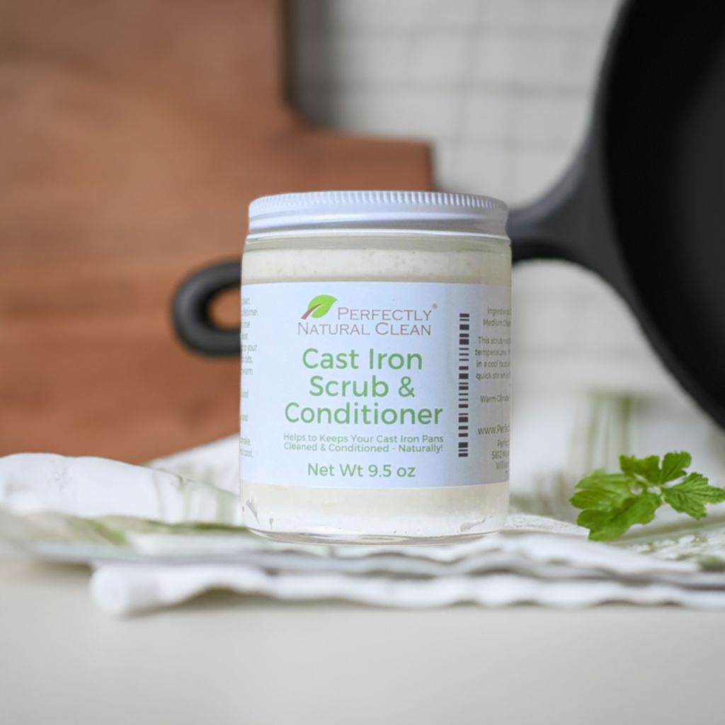 Cast iron scrub and conditioner 9.5 oz, natural salt and coconut oil blend for cleaning and seasoning cast iron