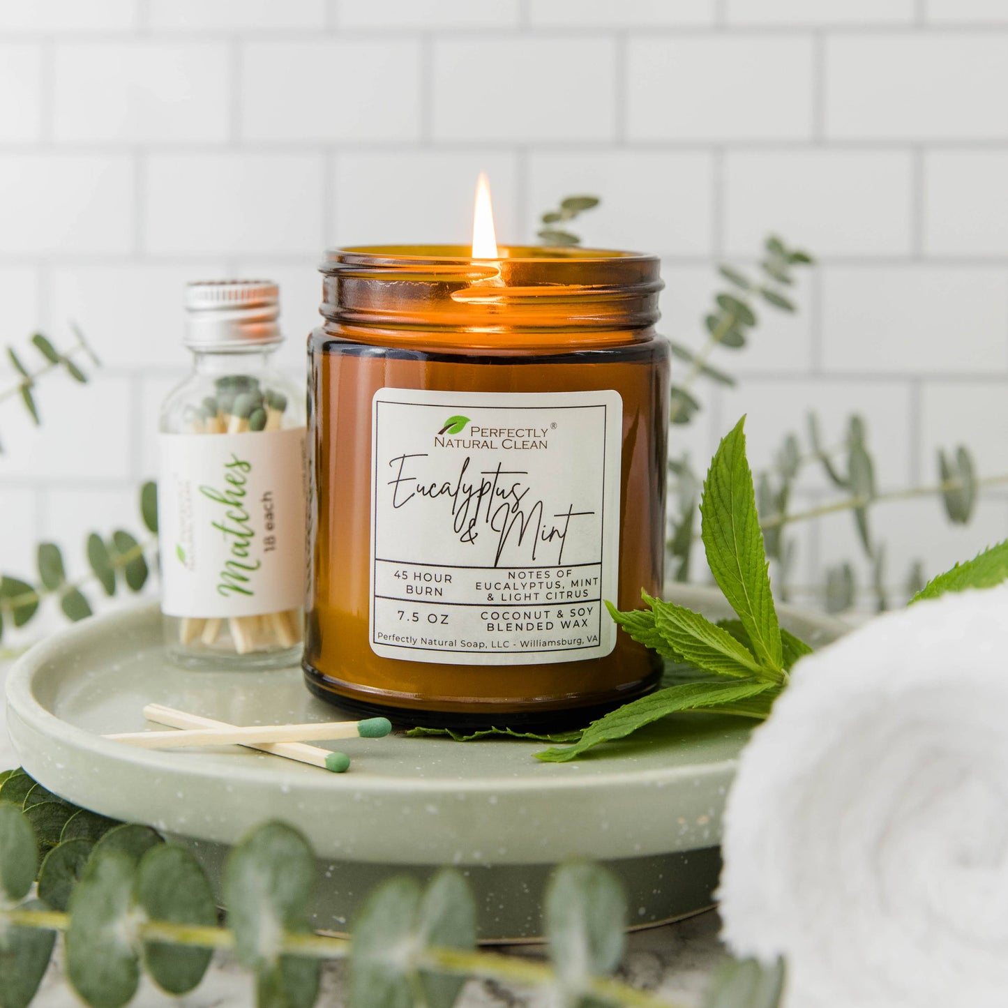 Classic coconut soy candle 7.5 oz Birthday Cake scent, hand-poured natural candle with cotton wick