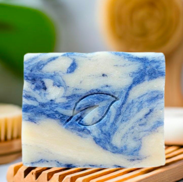 Maverick handmade natural bar soap 4 oz, bold woodsy resin-scented moisturizing bar soap for men