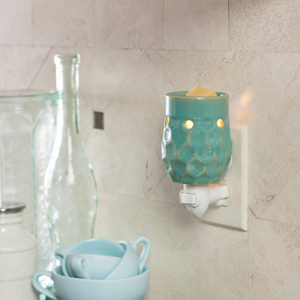 Oil and wax tart plug-in warmer Honey Comb style, hexagonal patterned plug-in essential oil and wax warmer