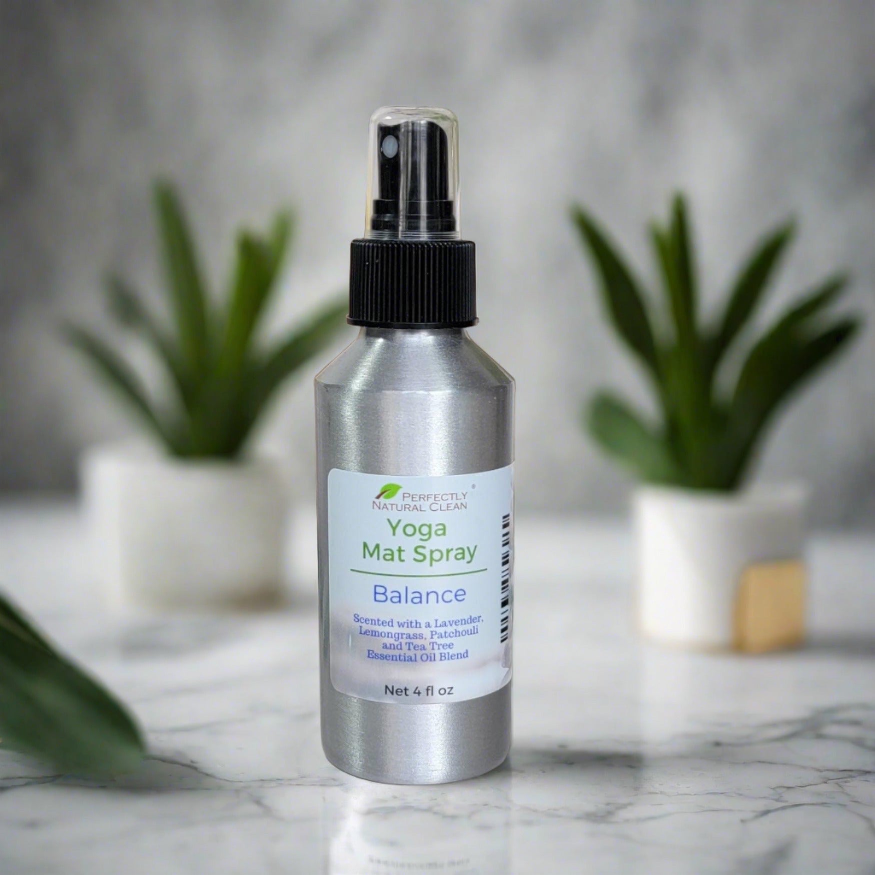 Yoga mat spray 4 oz, natural antibacterial spray for cleaning and refreshing yoga mats and gym equipment